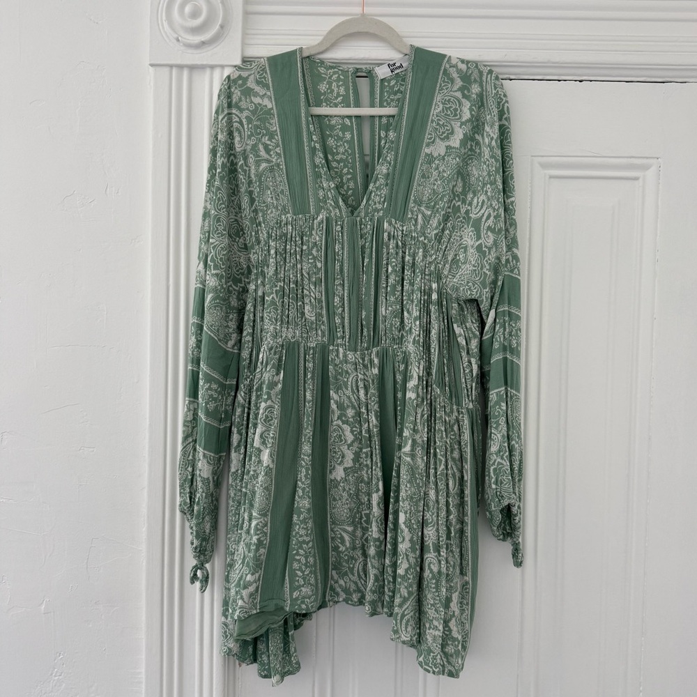 🦊 Floral Long Sleeve Dress in Green
